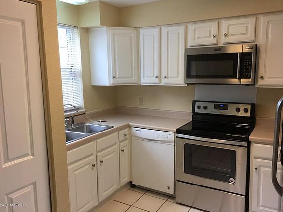 thumbnail_2 Kitchen1