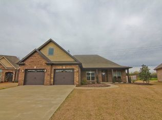 207 Oak Brook Dr, Florence, AL 35630