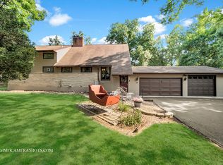 27W703 Robin Ln, Northwoods, IL 60185