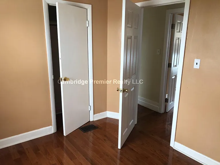 85R Glen St — Photo 8