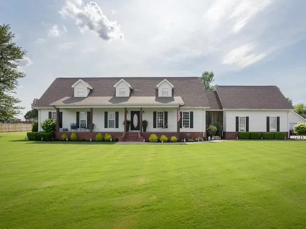 1935 Ashton St, Tuscumbia, AL 35674