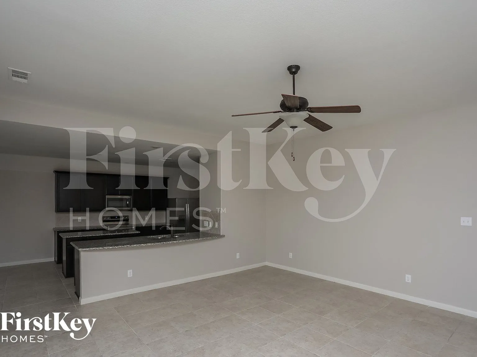 3 bed, 2.0 bath, 1810 sqft, $2,575 — Photo 2