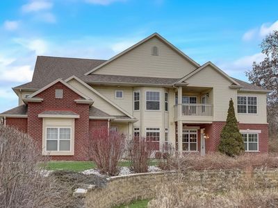 586 Grandview COURT #D, Pewaukee, WI, 53072