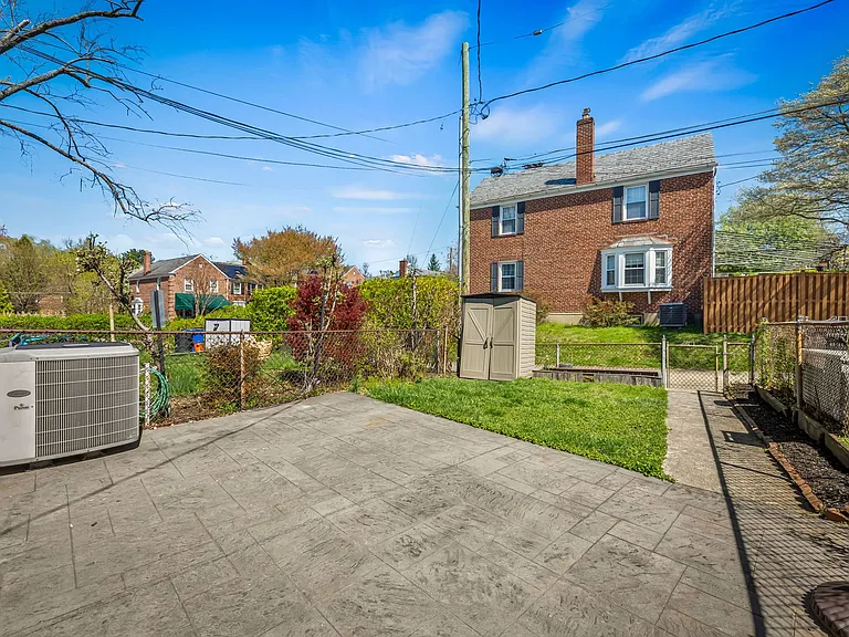 7049 Heathfield Rd — Photo 13