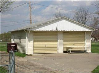 2nd image of 3520 SE 39th St