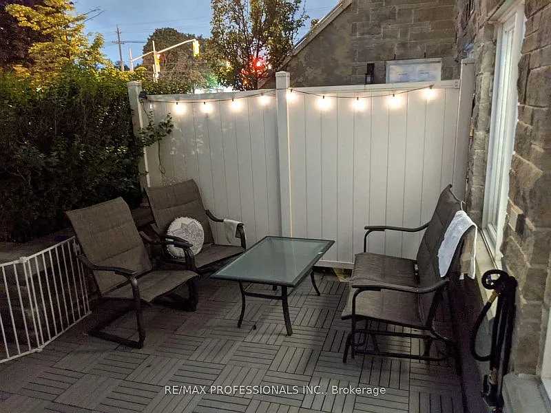 5 Richgrove (Richgrove Village) — Photo 3