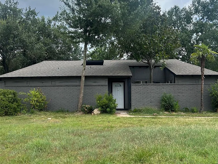 15811 Pathfield Dr — Photo 1