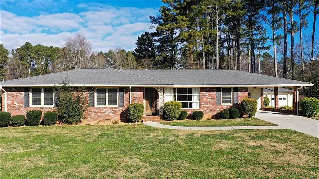 3 bed, 2.0 bath, 1980 sqft, $2,800 — Photo 1