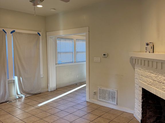 3rd image of 1363 Holly Dr