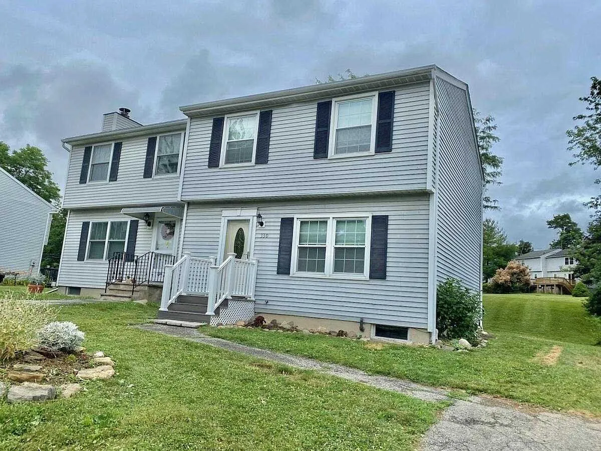 330 Hudson Ave photo 1