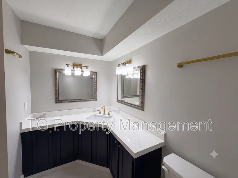 3921 Inwood Rd #2015 — Photo 9