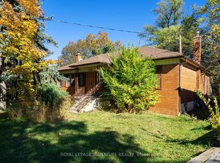 122 Earlton Rd, Toronto, ON M1T2R6
