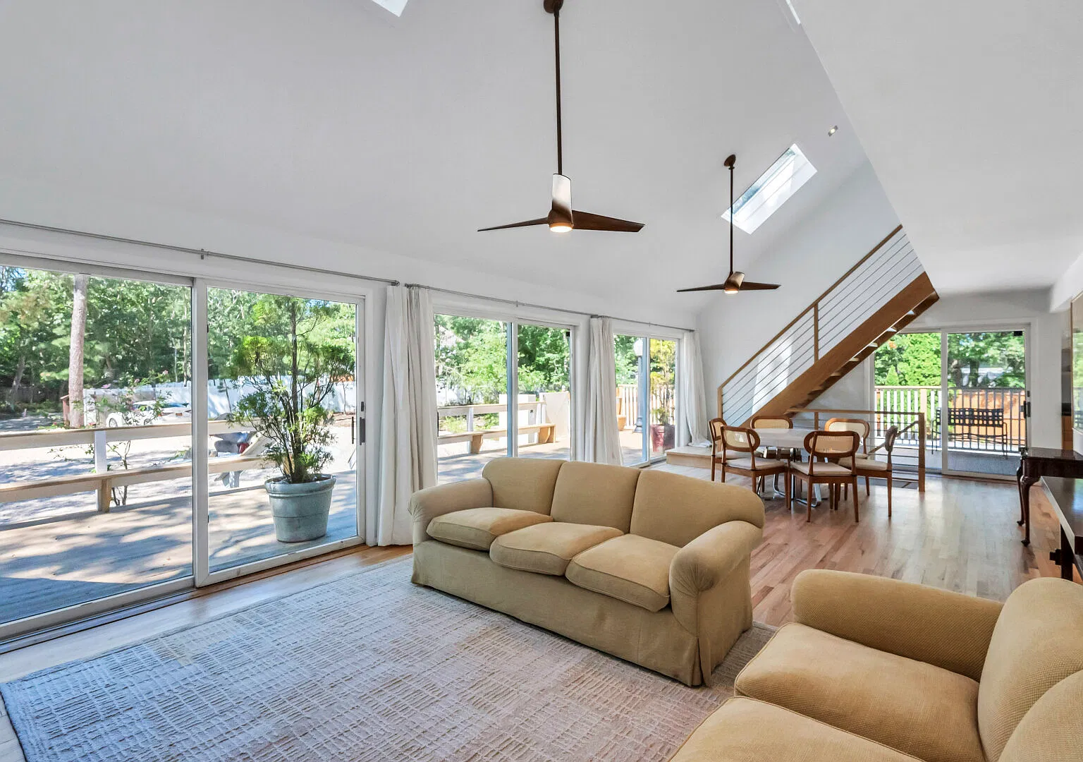 Brand New Hampton Bays Home with Modern Design, Private Pool — Photo 4
