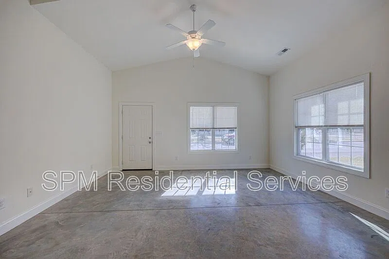 1 bed, 1.0 bath, 900 sqft, $1,325 — Photo 4