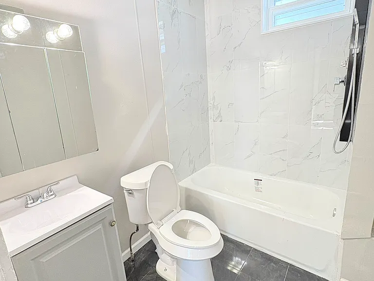 622 Church St — Photo 16