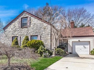 1836 Beach St, Wantagh, NY 11793