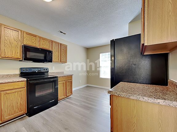 4th image of 3600 Mountain Brook Cir