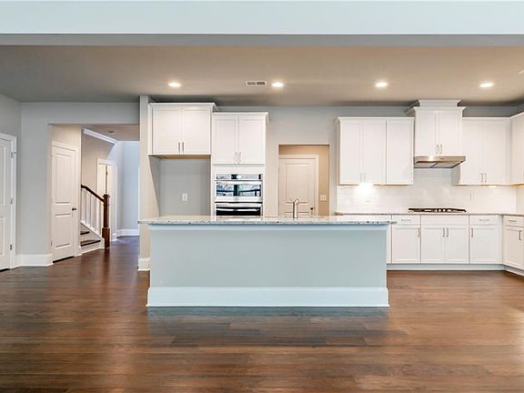 5th image of 142 Mountainside Dr