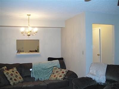 3rd image of 929 Lora Ln