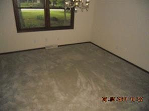 4th image of 610 Oak Ct