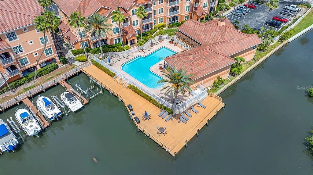 1 bed, 1.0 bath, 780 sqft, $1,950 — Photo 1