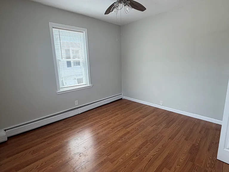 35 Catherine St #1 — Photo 3