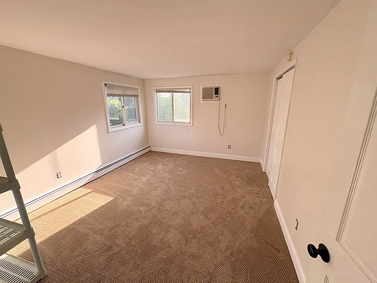 62 39th St #1 — Photo 7