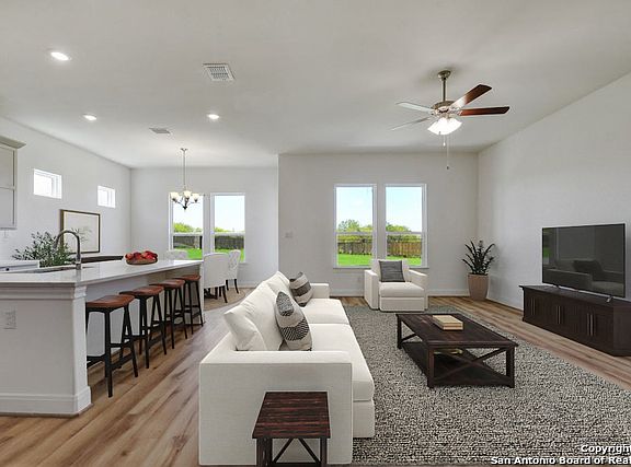 4th image of 148 W MAGNOLIA CIR