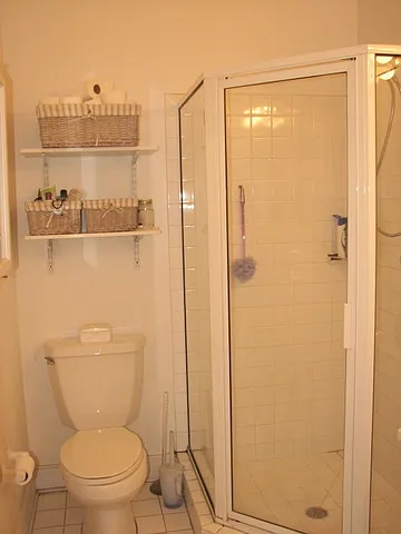 921 White St — Photo 7