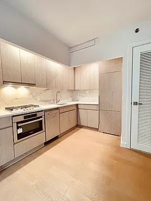 Rented by E Realty International Corp | media 37