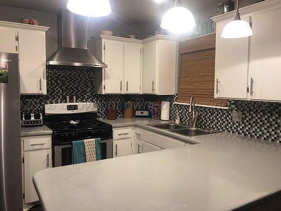 2nd image of 934 Sierra Dr