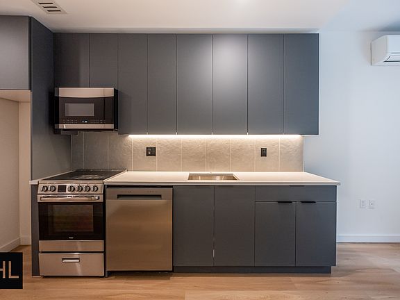 4th image of 931 Carroll St #214