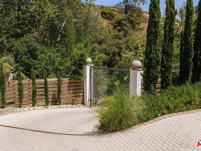 1105 Rivas Canyon Rd — Photo 3
