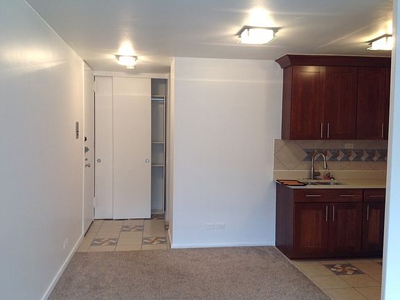 3rd image of 2400 N Lakeview Ave APT 305