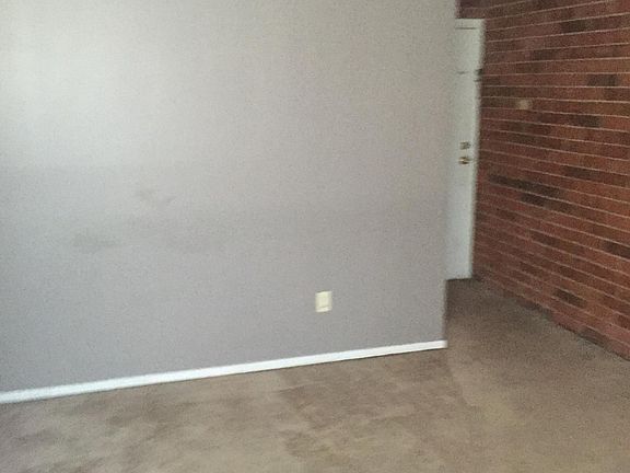 2nd image of 5 Short Hill Ln