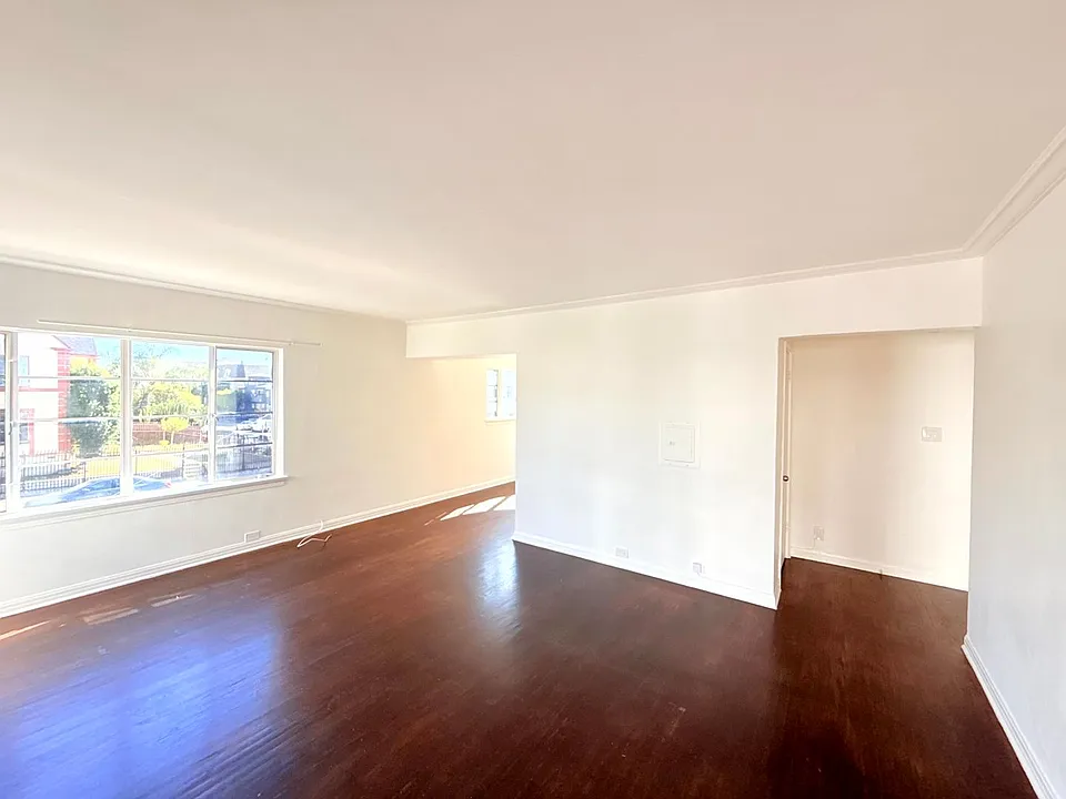 3919 W. 8th Street