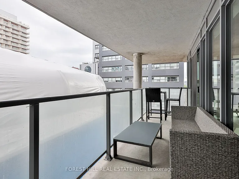 95 Bathurst St #522 — Photo 24