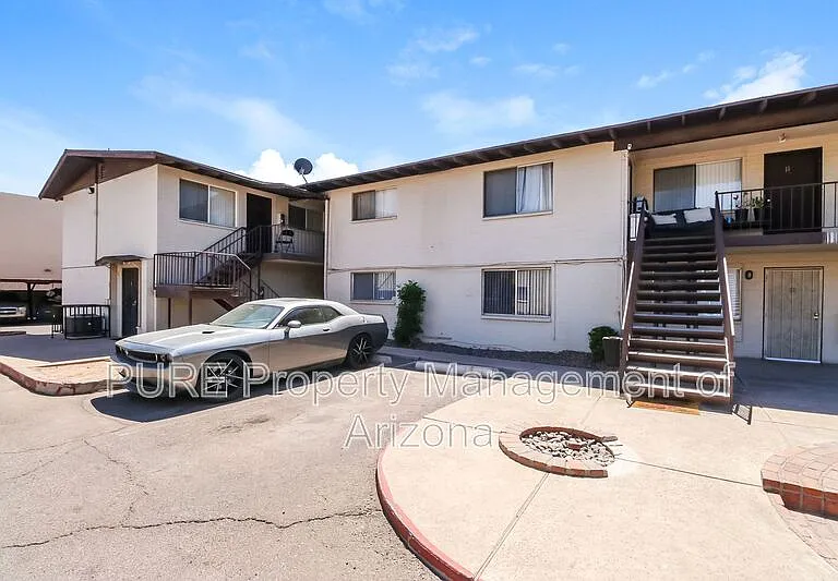221 E 2nd Ave #9 — Photo 1