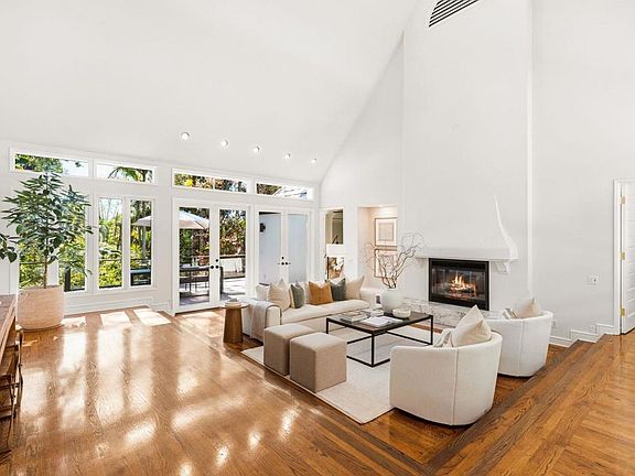 4th image of 1765 Ivy Rd