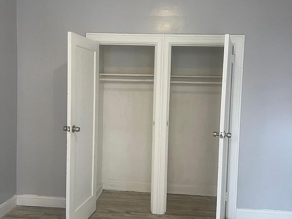 5th image of 127 Scofield St #2