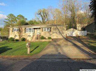 712 Stanhope Dr NE, Huntsville, AL 35801