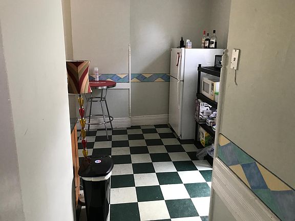 4th image of 2320 Clifton Ave
