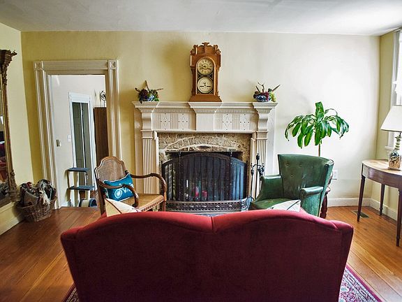 5th image of 609 Grove Ave