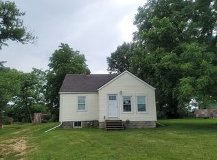 7620 Montclaire Ave, Brighton, IL 62012