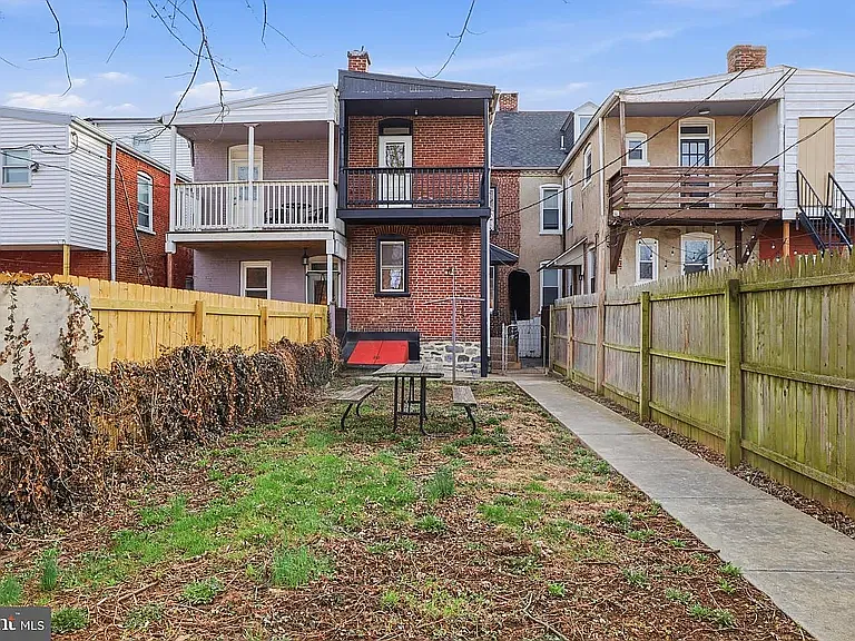 836 N Plum St — Photo 10