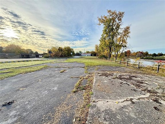 2nd image of 1003 W Main St #103