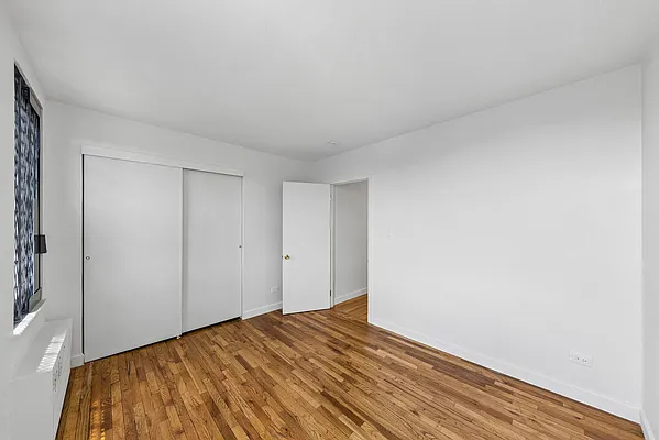 Bedroom, photo 1