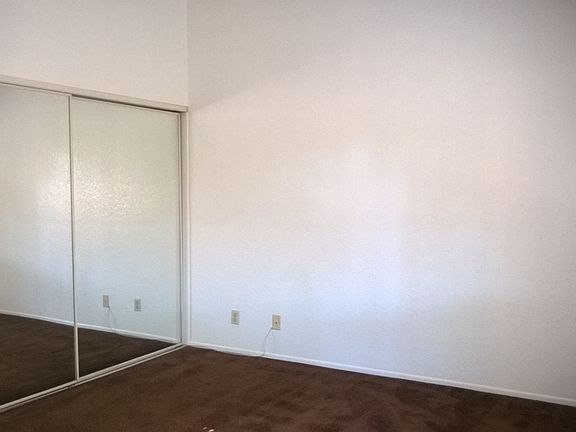 5th image of 45462 Thornwood Ave