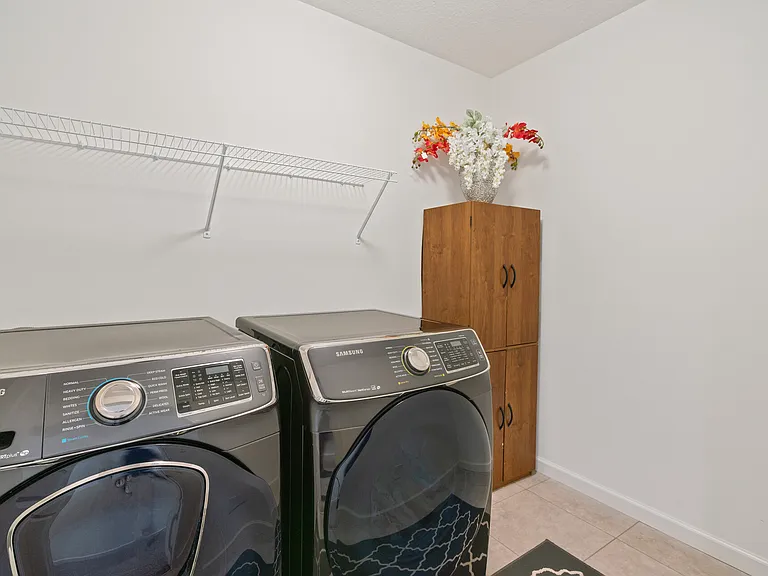 657 Aster Rd — Photo 37