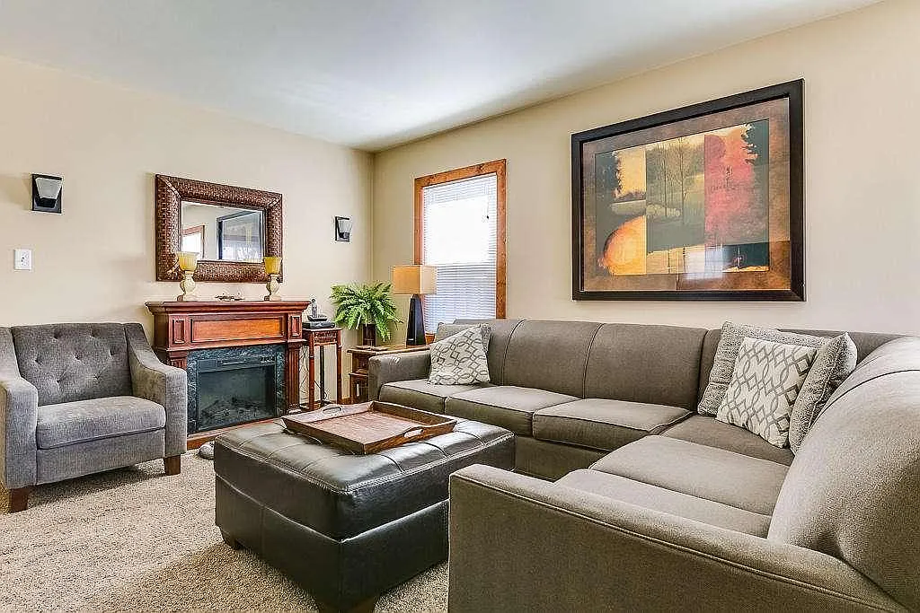 3 bed, 1584 sqft, $2,395 — Photo 4